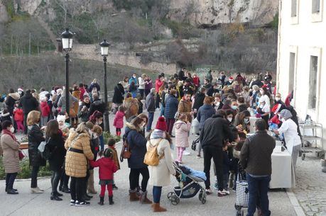 El Parador recauda mil euros a favor de Aldeas Infantiles en su acto solidario navideño