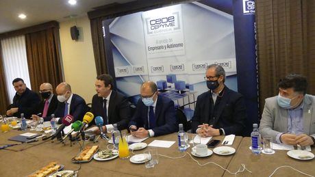 La Confederación de Empresarios constata una ralentización en el crecimiento de la economía