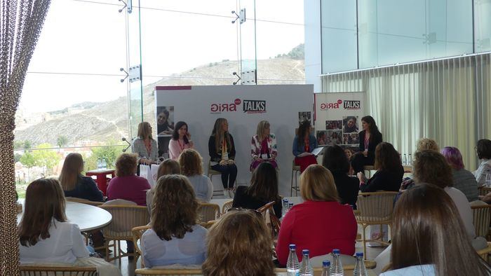 Éxito rotundo de la Gira Mujeres Talks en su presencia en Cuenca