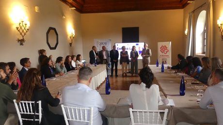 CEOE CEPYME Cuenca, Cáritas y la Fundación CEOE reúnen a cerca de 30 personas para informar sobre el proyecto Emplea.Lab