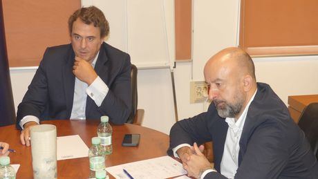 La Confederación de Empresarios solicita que se rebaje la presión fiscal para atraer e impulsar la inversión