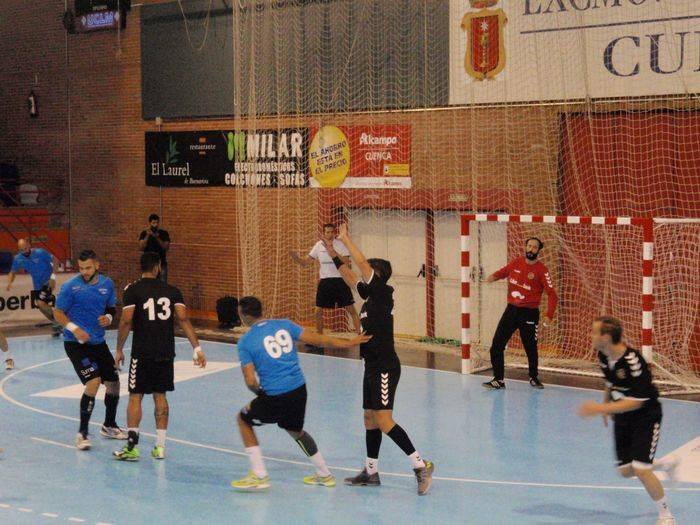 El Ciudad Encantada arranca con buen pie la pretemporada imponiéndose al BM Benidorm (28-25)