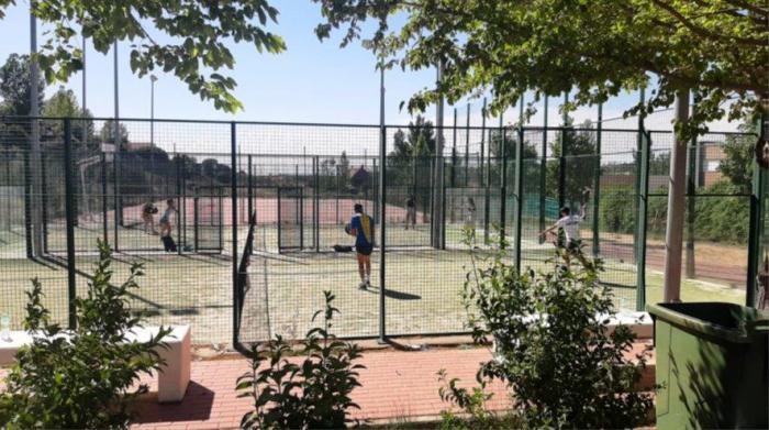 Gran ambiente en el V torneo de Pádel de Arcas