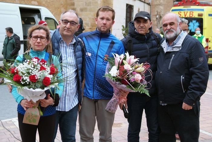 La Carrera Popular de San Lorenzo de La Parrilla se desarrolló en una jornada invernal centrada en el homenaje póstumo a César Cuevas