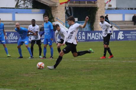 El Conquense despide el año con victoria ante el Almansa (0-1)