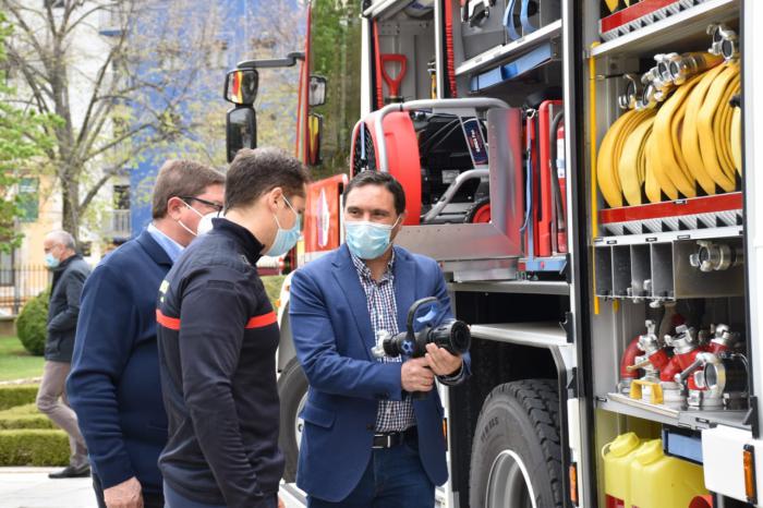 El parque de bomberos de Motilla estrena nuevo camión