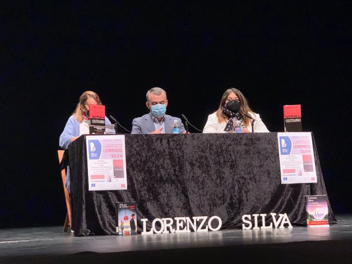 Lorenzo Silva pone en valor el “sentimiento castellano” durante la presentación de su libro en Tarancón dentro de ‘Cuenca Lee’