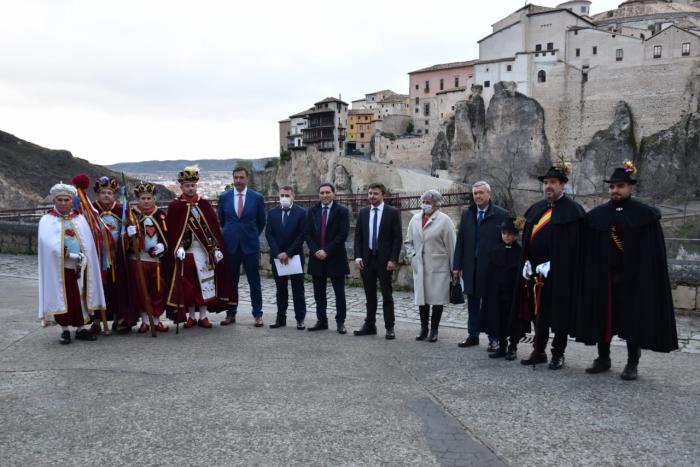 La Diputación apoyará a Valera de Abajo para que los Moros y Cristianos sean declaradas de Interés Turístico Regional