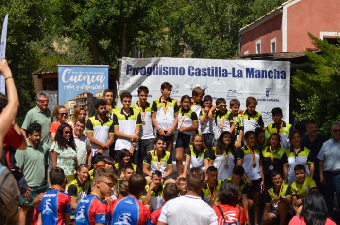 Gran ambiente en la regata de piragüismo Puente a Puente