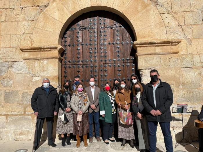 Restauradas las puertas de la Iglesia Parroquial de Ledaña con una inversión de 10.000 euros