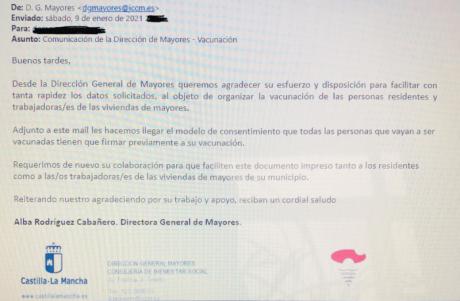 Preguntan al Sescam por qué no se han vacunado a mayores de viviendas tuteladas y qué criterio ha seguido en el Virgen de la Luz