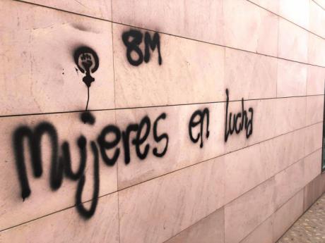 Ataques al patrimonio con pintadas en espacios protegidos de la ciudad con motivo del Día Internacional de la Mujer