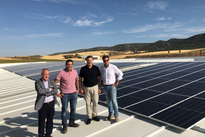 La Fábrica Municipal de Maderas estrena paneles solares que supondrán un ahorro de energía en torno al 25%