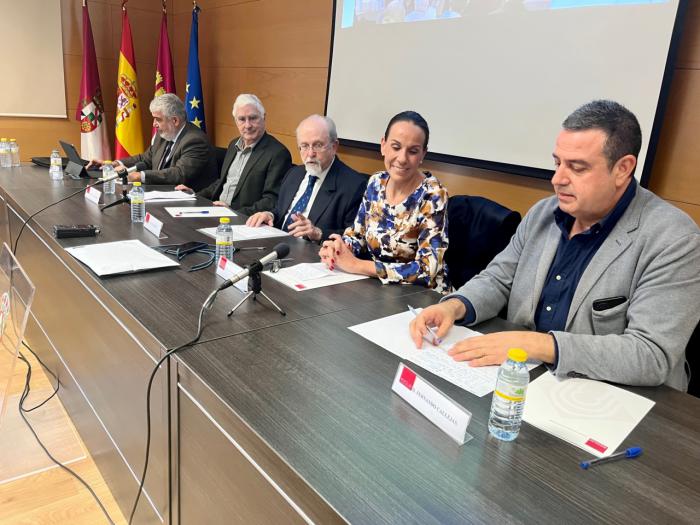 La Academia de Ciencias Sociales y Humanidades recibe en la UCLM al presidente del Real Instituto Elcano