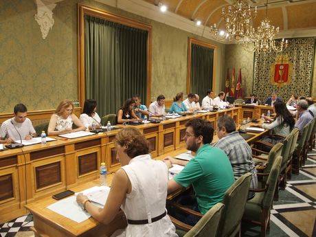 La oposición en pleno rechaza el convenio de Servicios Sociales de la Junta de Comunidades