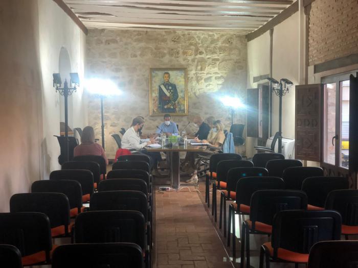 Iniesta estudia diferentes vías de ayudas para los afectados por la DANA