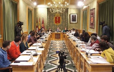 El Pleno del Ayuntamiento aprueba la subida de las tasas de las escuelas infantiles municipales con los votos a favor del PP