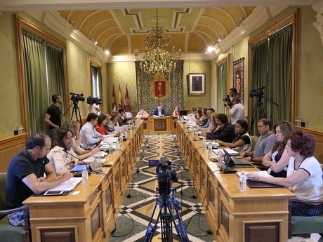 El pleno orgánico del Ayuntamiento aprueba las retribuciones y liberaciones de la legislatura
 