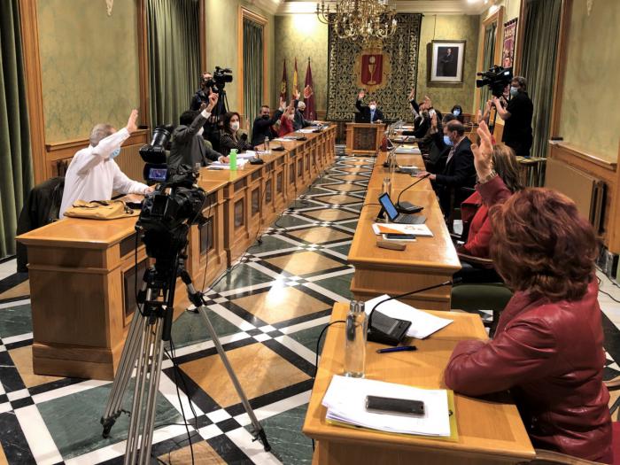 El Pleno aprueba por unanimidad nombrar Hijo Predilecto al médico José Ramón Izquierdo Sanz