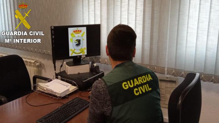 La Guardia Civil detiene a una persona por una falsa amenaza de bomba.