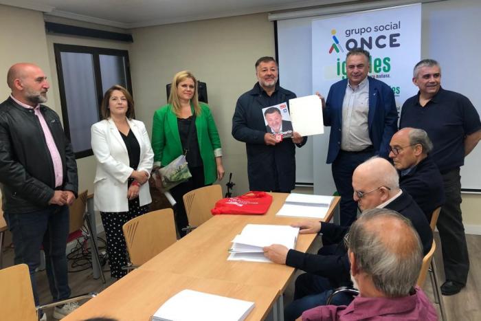 Dolz adapta su programa electoral al Braille y al sistema de lectura fácil