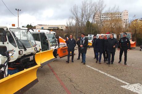 El Ayuntamiento refuerza con ocho nuevos vehículos el dispositivo frente a la nieve