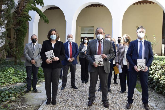 Profesores de la UCLM elaboran el primer Libro Blanco de la Economía Social de la región