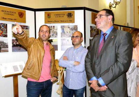 Prieto inaugura en la Diputación la exposición del Museo Itinerante de la Federación Española de Toro de Cuerda