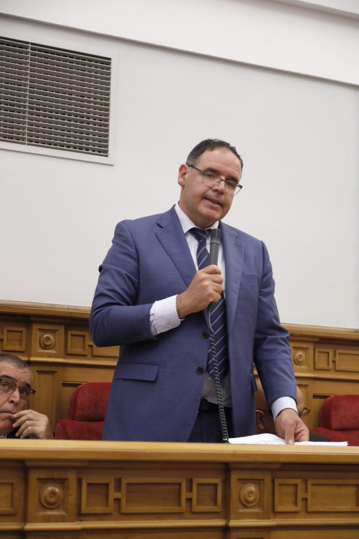 Benjamín Prieto en el Pleno de las Cortes