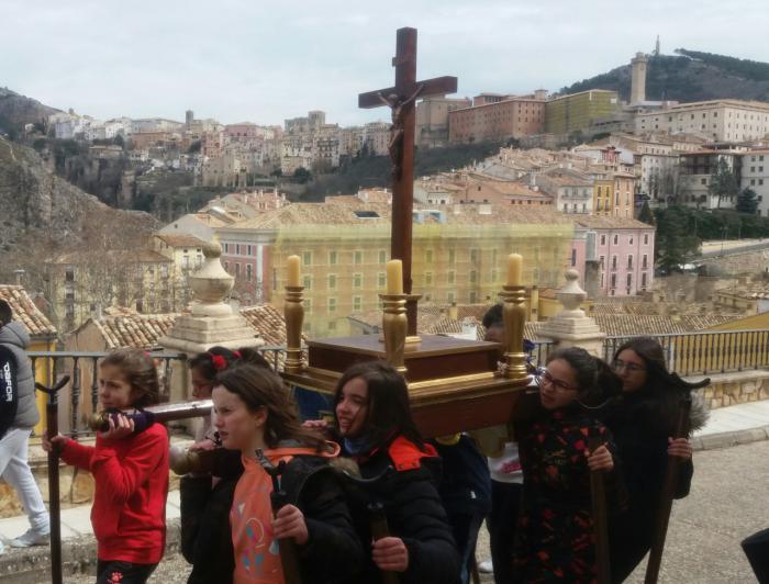 El Colegio La Milagrosa celebro ayer su tradicional procesión de Semana Santa