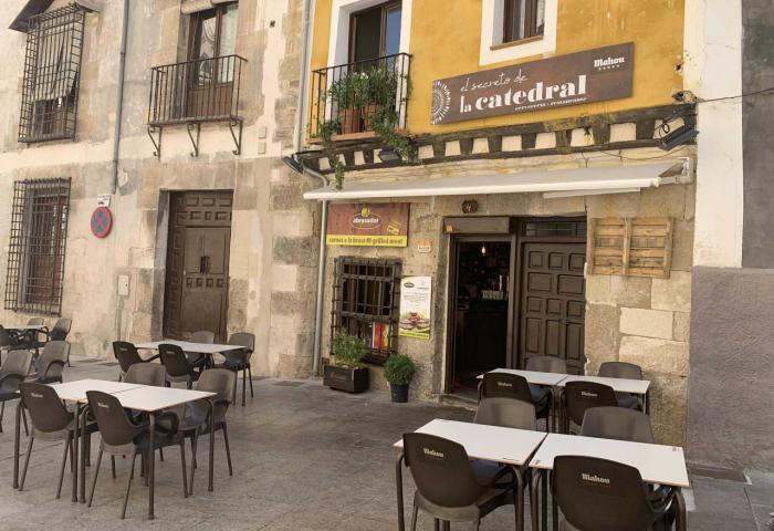 Restaurante de carnes a la brasa junto a la Catedral de Cuenca