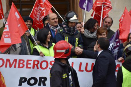 Martínez Chana plantea a los responsables sindicales de los bomberos un calendario de trabajo para encontrar soluciones