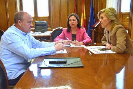Diputación y Ayuntamiento de Fuentelespino de Moya trabajarán para solucionar los problemas de captación de agua