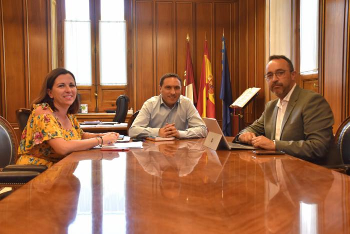 La Diputación de Cuenca y la Fundación de Ferrocarriles Españoles buscan alternativas turísticas para dinamizar el trazado de la vía