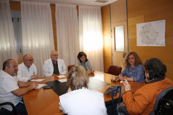 La Gerencia del Área Integrada se ha reunido con la Asociación de Esclerosis Múltiple de Cuenca para conocer y detectar necesidades