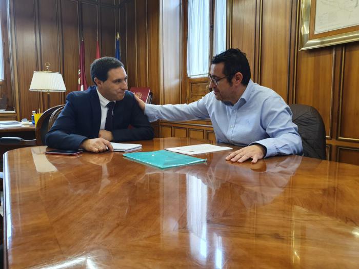 Diputación estudiará el proyecto para adquirir el carreteril que une la localidad de Las Mesas con la provincia de Albacete