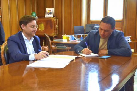 La Diputación tiende su mano a Villar de Cañas para impulsar la industrialización sostenible del municipio