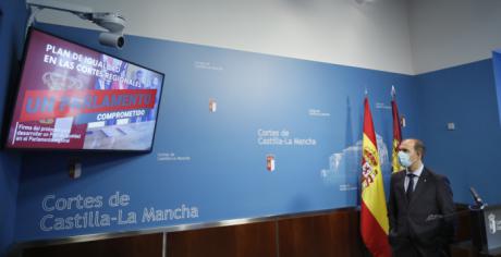 Bellido reivindica el balance de la primera mitad de legislatura con “unas Cortes más cercanas y modernas y el parlamento más activo de España”