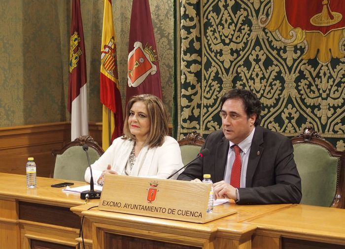 La Junta de Gobierno aprueba nuevos convenios con el Colegio de Arquitectos, RENFE y La Caixa