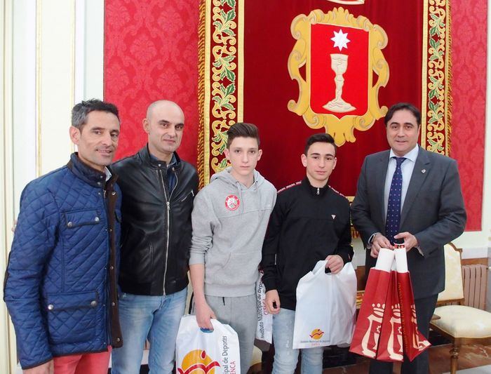 Mariscal felicita a Manuel Arce y Álvaro Huelves por su éxito en el Campeonato de España de Wu-Shu