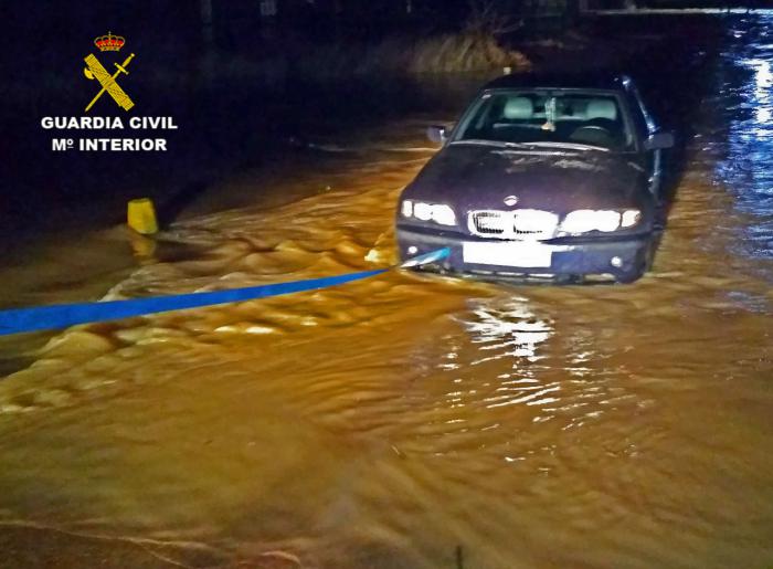 Rescatada una persona que se había quedado atrapada en el río Bullaque
