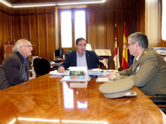 Diputación apoyará la elaboración de una guía de campo sobre la historia militar de la provincia