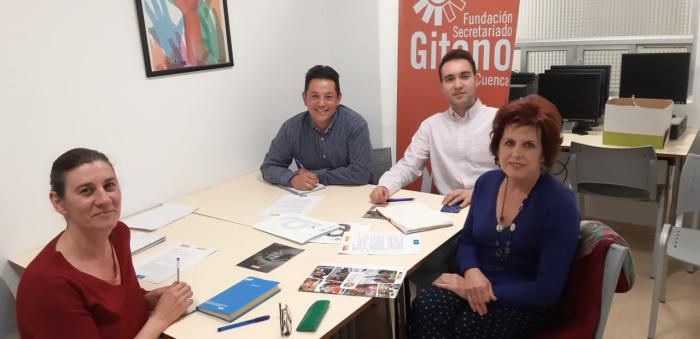 PODEMOS y la Fundación Secretariado Gitano coinciden en la apuesta por la integración de la mujer gitana en el mercado laboral