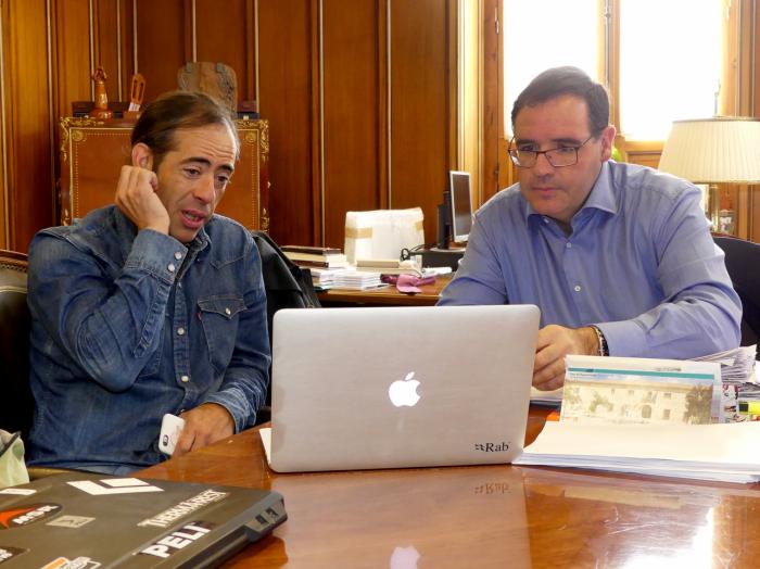 Prieto conoce de primera mano la nueva aventura del alpinista conquense Pedro Cifuentes en la Patagonia