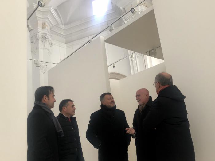 La antigua Iglesia de Santa Cruz acogerá la exposición de Carolyn Marks Blackwo