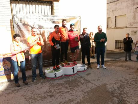 Cristian Argandoña y Beatriz Real vencen en Santa Cruz de Moya en la última prueba del Circuito de Carreras por Montaña