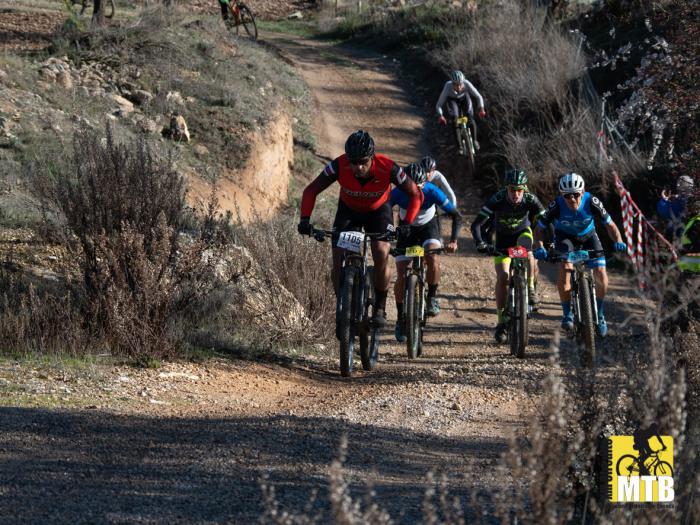 Juan Carlos Fernández y Paula Plaza se llevan la primera Maratón de MTB del Circuito celebrada en Sisante