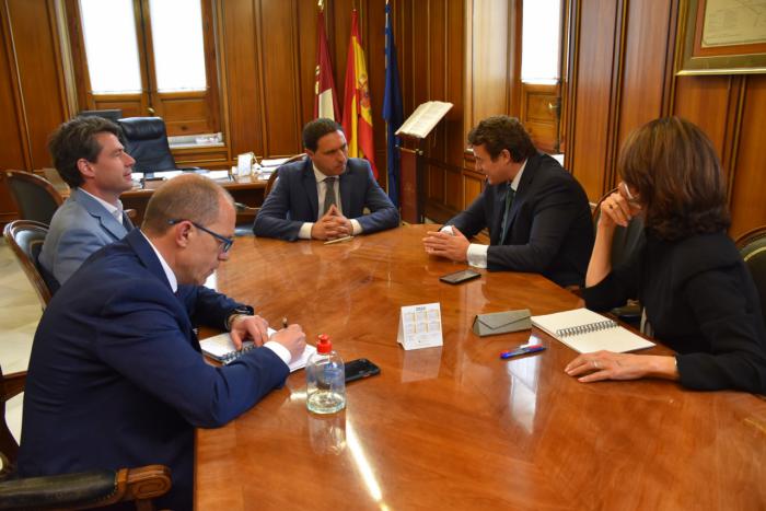 La Diputación y CEOE considera “urgente” que se pongan en marcha las ayudas para las empresas de Cuenca reconocidas por Europa