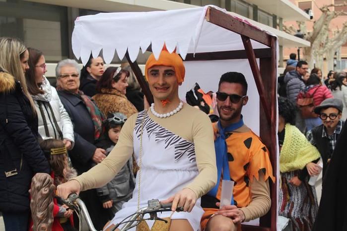 En torno a 1.000 personas participaron en el último desfile de Carnaval de Quintanar del Rey