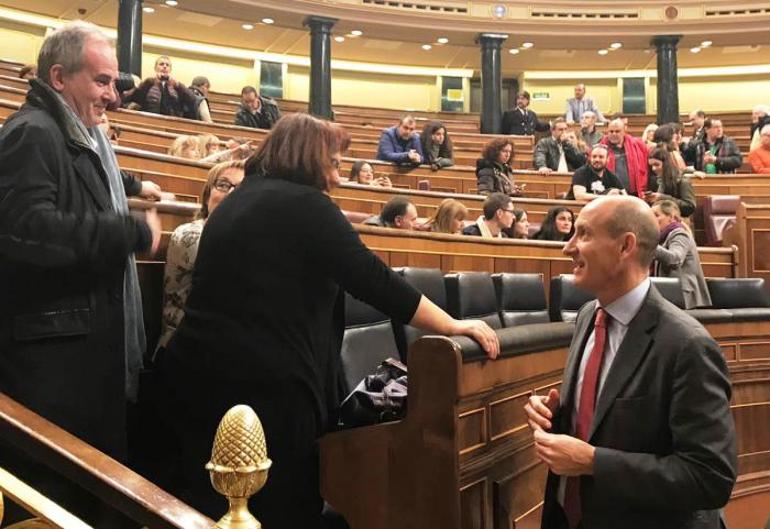 Sahuquillo escucha las inquietudes de los ciudadanos en la Jornada de Puertas Abiertas del Congreso